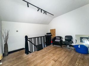 LANDING OPEN PLAN OFFICE- click for photo gallery